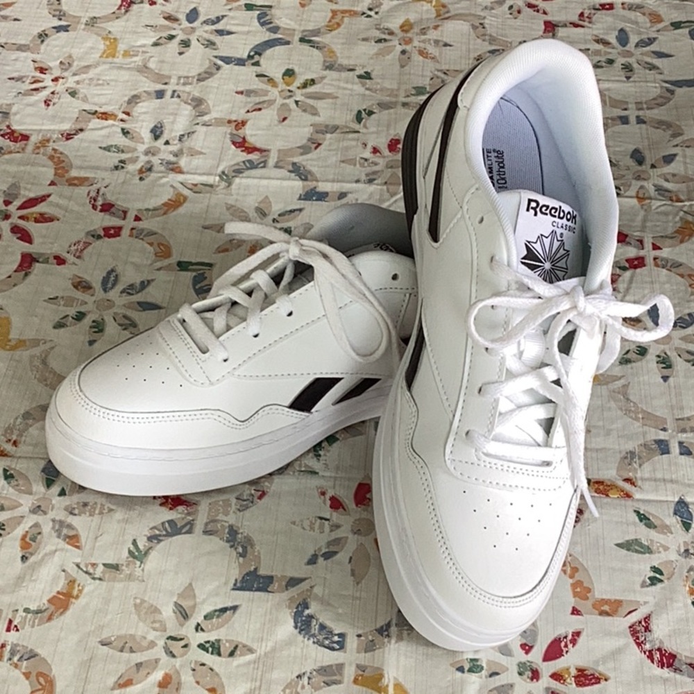 Reebok Classic sneakers - brand new